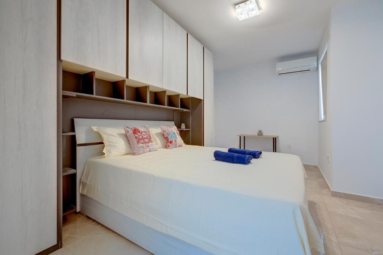Modern 2Br Apartment In Central St Julian'S San Ġiljan Buitenkant foto