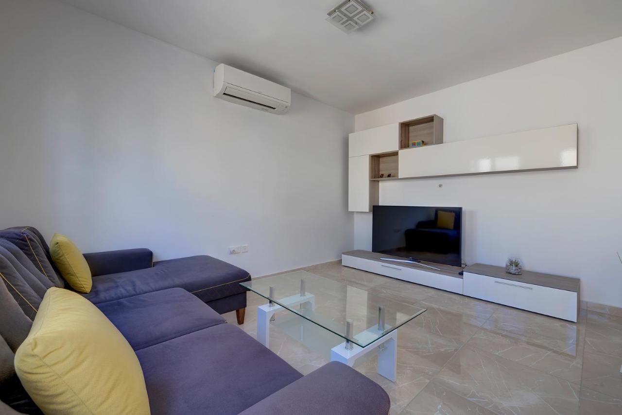 Modern 2Br Apartment In Central St Julian'S San Ġiljan Buitenkant foto